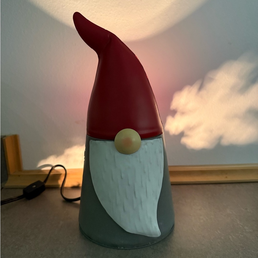 Scentsy Holiday Gnome Warmer - Red and Gray